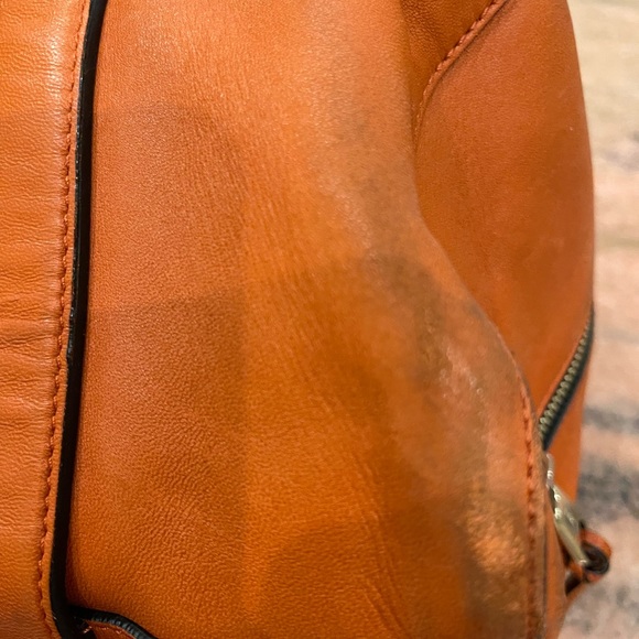 Chloe Leather Madeleine
😍Beautiful doesn't even begin to describe this bag😍 - Picture 10 of 10